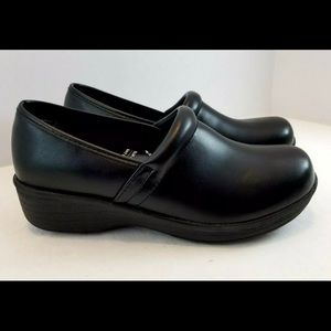 SafeTstep Women's Slip Resistant Gretchen Black